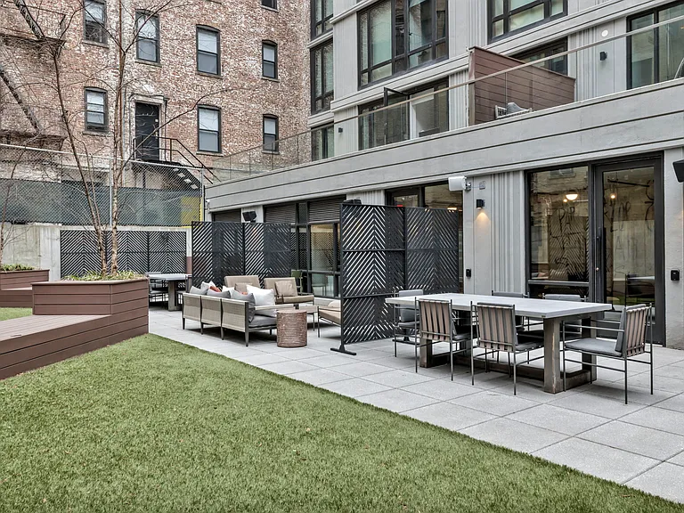 415 W 120th St #PENTHOUSE — Photo 26