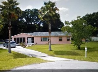 1702 W Avon Ct, Tampa, FL 33603