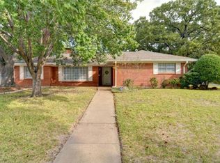 7249 Monterrey Dr, Fort Worth, TX 76112
