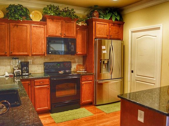 4th image of 2822 Fox Wood Ln
