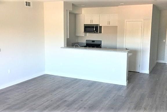 5th image of 14333 Roscoe Blvd APT 407