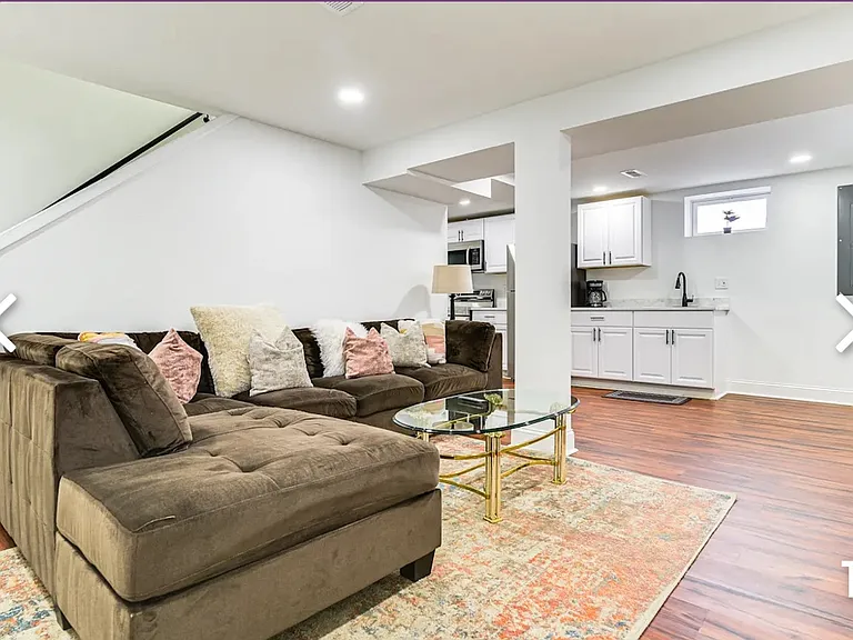 304 Camrose Ave #B — Photo 9