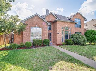 1033 Essex Dr, Cedar Hill, TX 75104