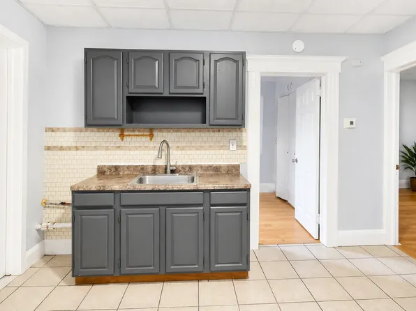 166 8th St #4AA, Passaic, NJ 07055