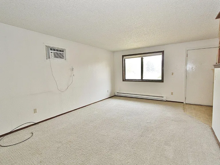 3433 S Constitution Way — Photo 2