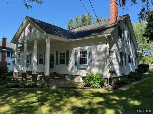 72 Elmwood Ave, East Aurora, NY 14052