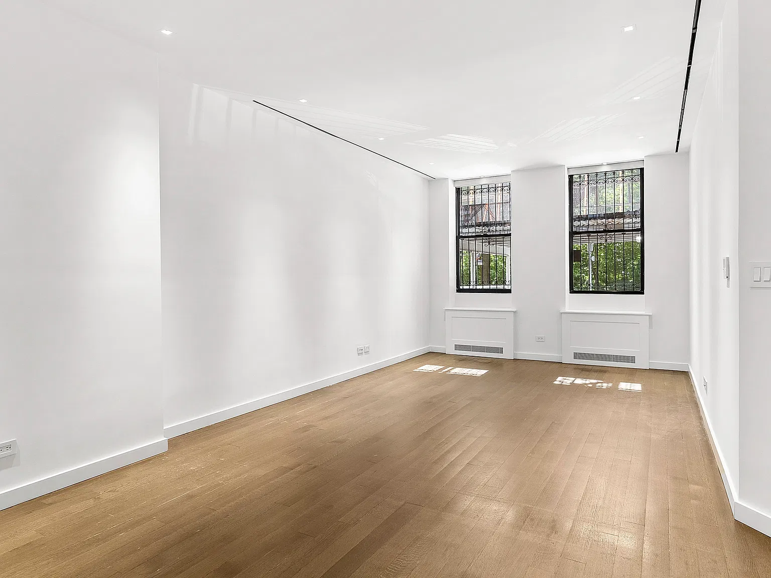 480 Central Park W — Photo 2