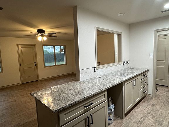 4th image of 4416 53rd St