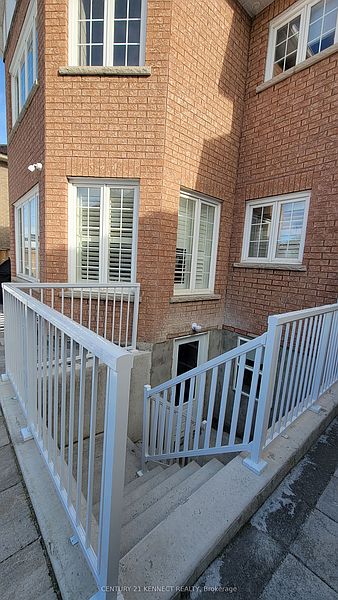 Ajax House for rent - 2 Bedrooms — photo 2
