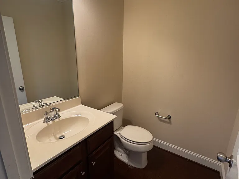 1252 United Ct — Photo 5