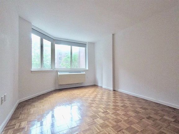 4th image of 340 E 29th St APT 14G