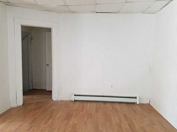 3rd image of 31 Liberty St