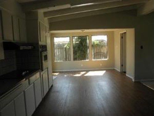 4th image of 336 S Powers Ave