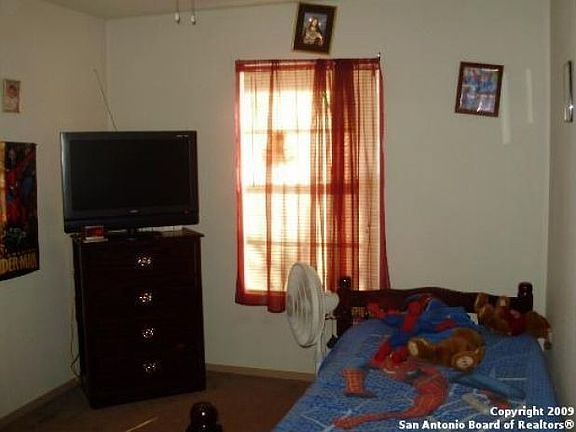 3rd image of 1001 Keats St
