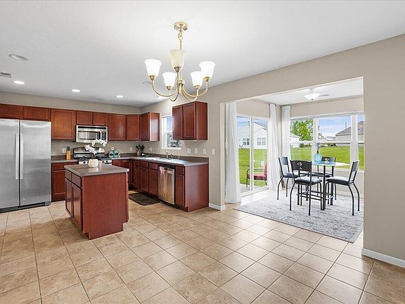 5th image of 13628 Golden Grove Ave