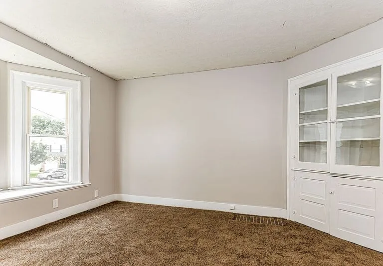 1112-1112.5 E Main St #1112 — Photo 8