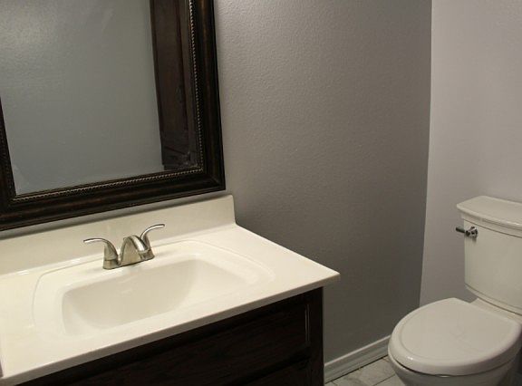 5th image of 1900 Sage Dr