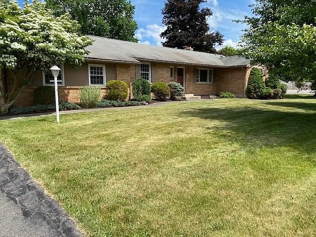 1st image of 6 Pamela Dr