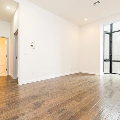 Rented by Nooklyn NYC LLC | media 54