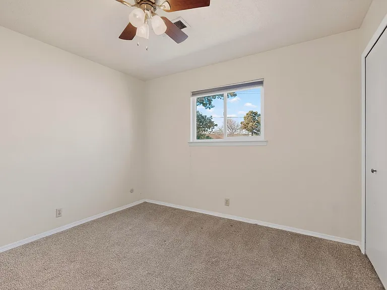 6500 Martin Ct NE — Photo 25