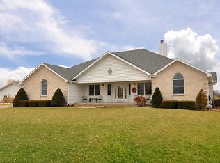 43 Huntsman Ln, Plano, IL 60545