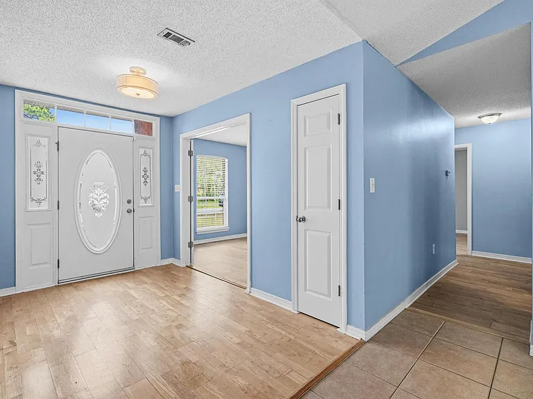 3998 Lauren Ct — Photo 4