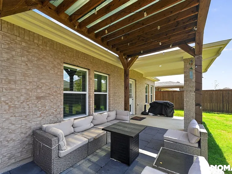 626 Cari Ln — Photo 29