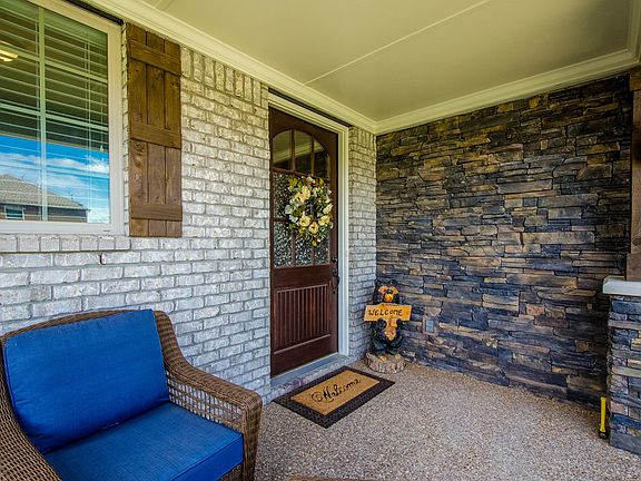 2nd image of 309 Crescent Moon Cir