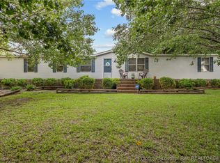 12 Maple Dr, Lumberton, NC 28358