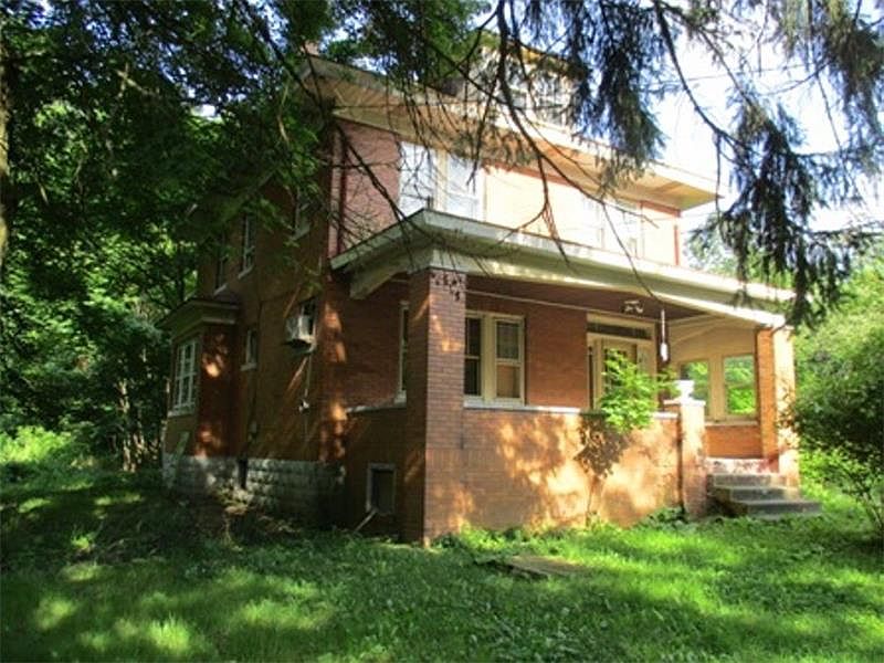 2nd image of 1657 Babcock Blvd