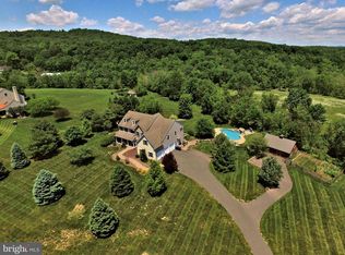 8 Mill Run Rd, Schwenksville, PA 19473