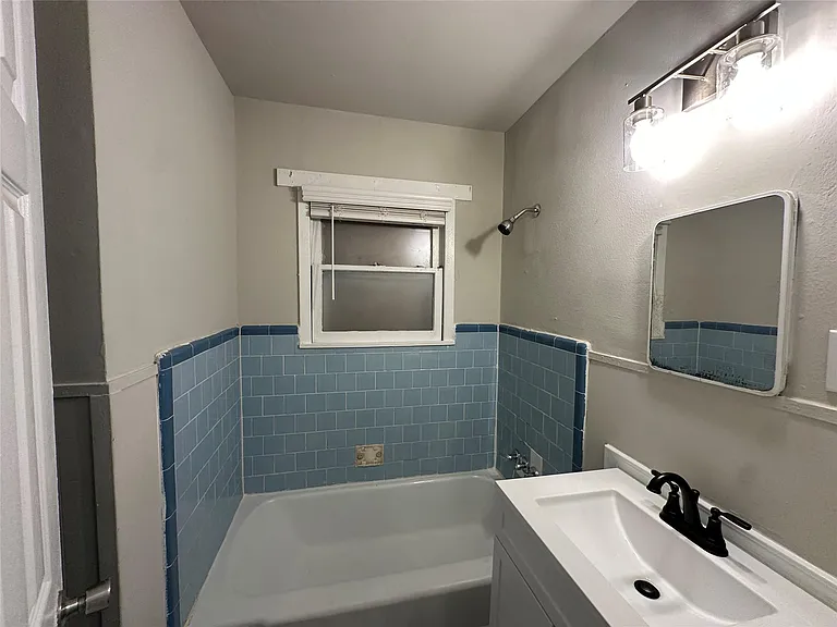 2721 Napoleon St — Photo 17