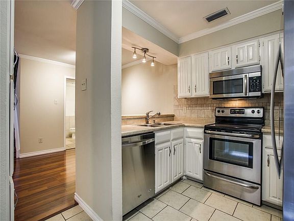 5th image of 333 Melrose Dr APT 16B