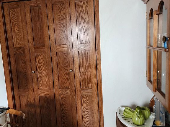4th image of 203 S Wooster St