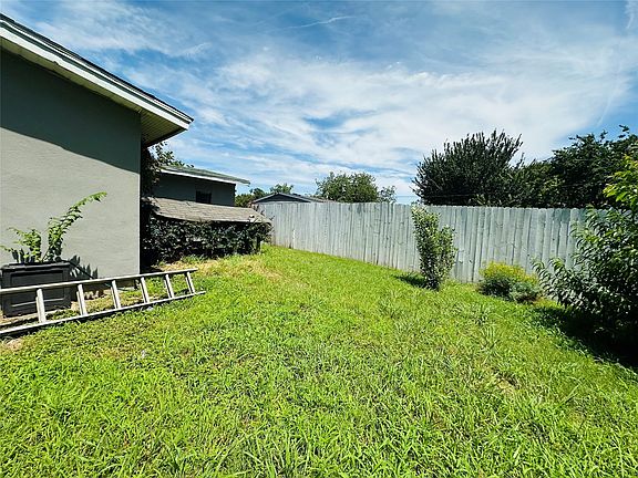 2nd image of 120 Woodbridge Way
