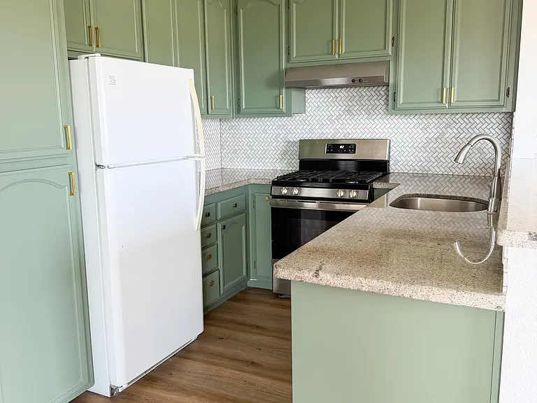 104 Oak Ct — Photo 3