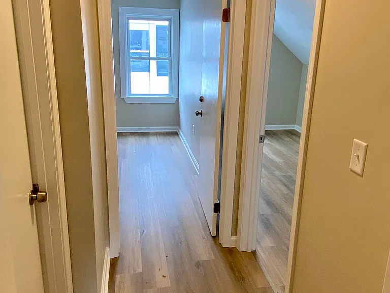 10 Campbell St #B — Photo 9