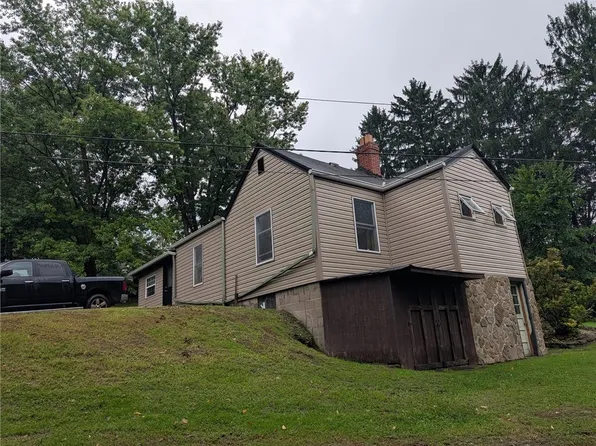 237 Fox Stop Rd, Charleroi, PA 15022