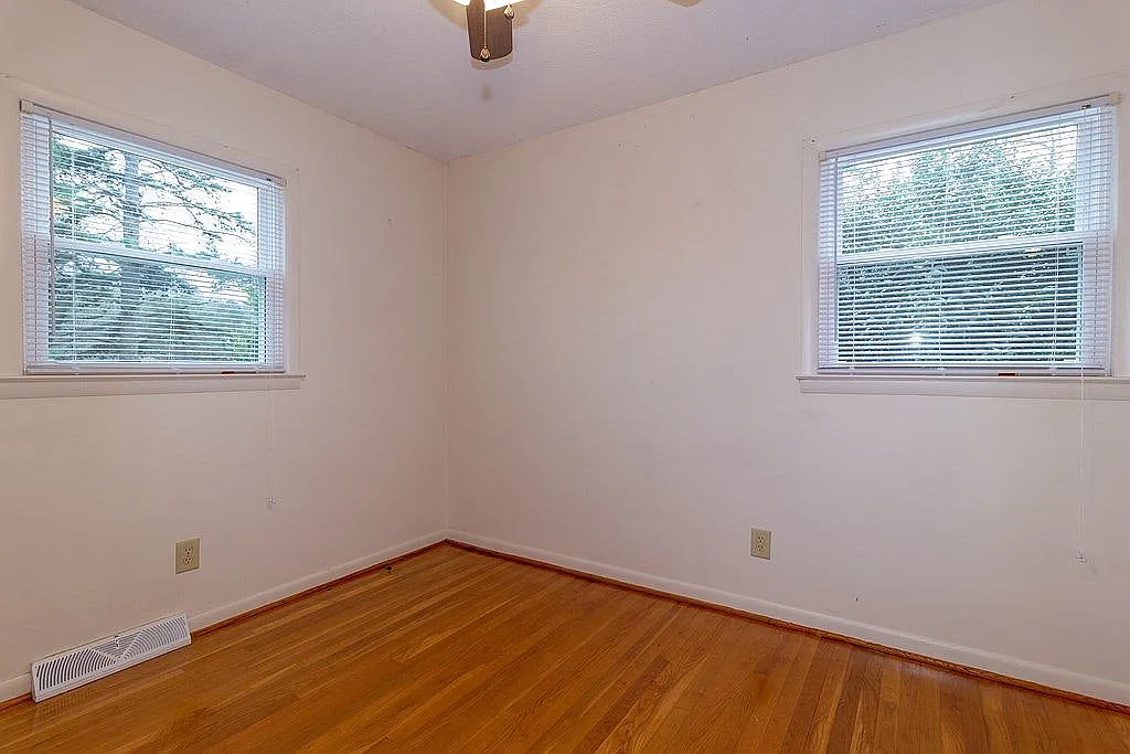 408 Pineview Drive — Photo 4