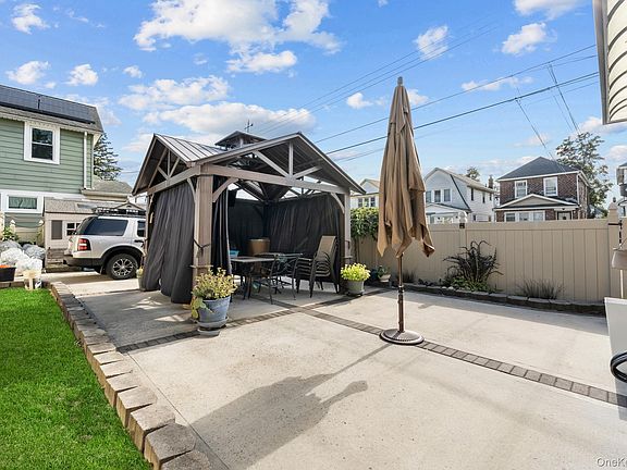 3rd image of 168-02 110th Road