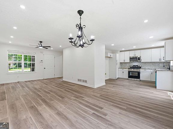 5th image of 483 Mephisto Cir