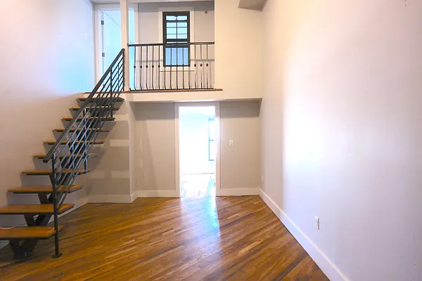 Rented by EXR | media 2