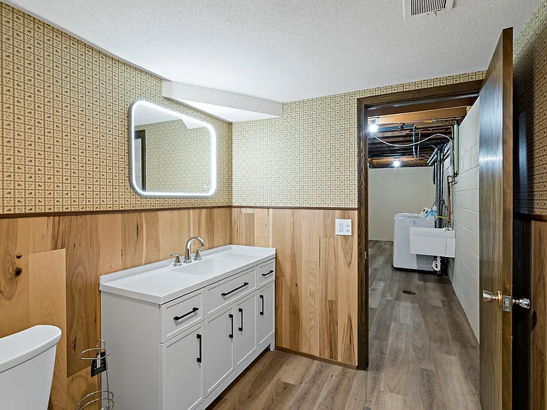 3916 Ensign Ave N — Photo 15