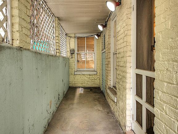 4th image of 2006 Stuart Ave #B