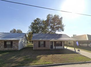 1208 Moss St, Gainesville, TX 76240
