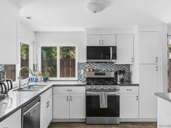 10131 Canyonridge Pl, Spring Valley, CA 91977