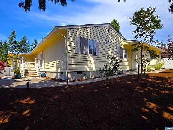 2nd image of 102 Kelsey Ct