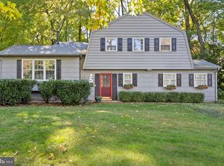 5 Crab Apple Ln, Lawrence Township, NJ 08648