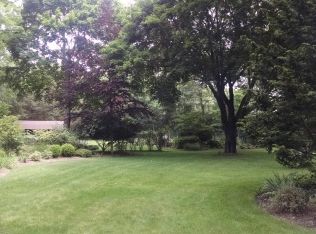 49 Old Meeting House Rd, Quogue, NY 11959