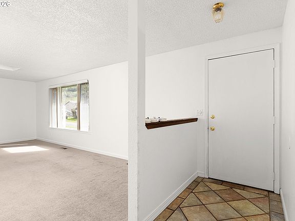 4th image of 171 2nd St